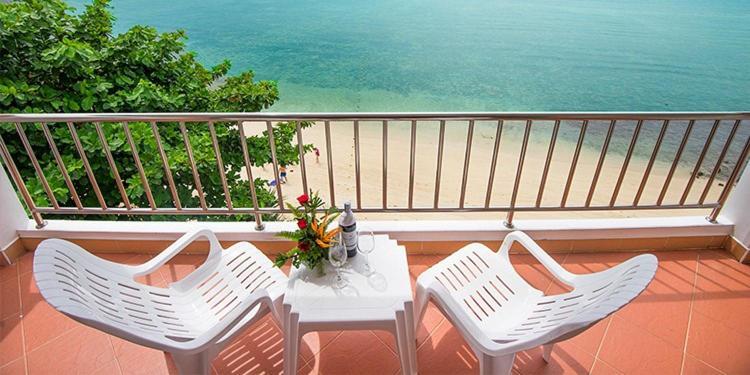 Tri Trang Beach Resort Patong Esterno foto