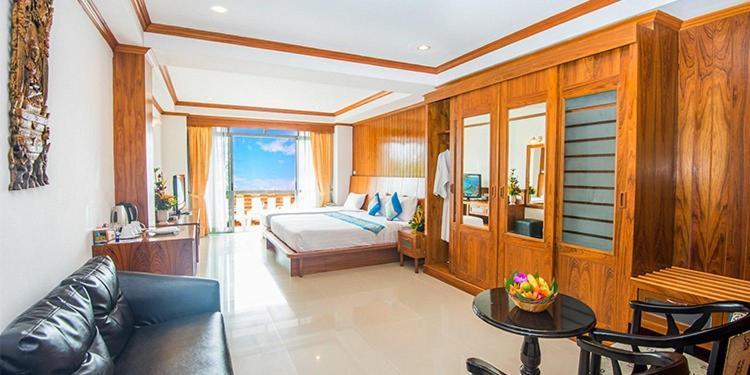 Tri Trang Beach Resort Patong Esterno foto