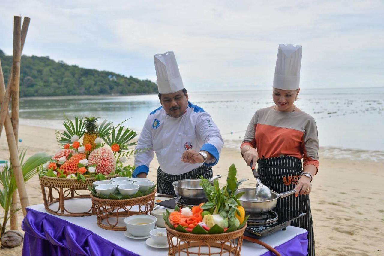 Tri Trang Beach Resort Patong Esterno foto