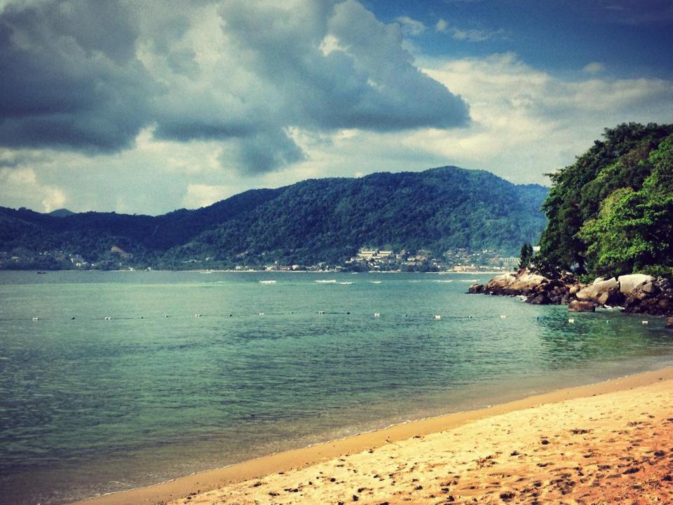 Tri Trang Beach Resort Patong Esterno foto